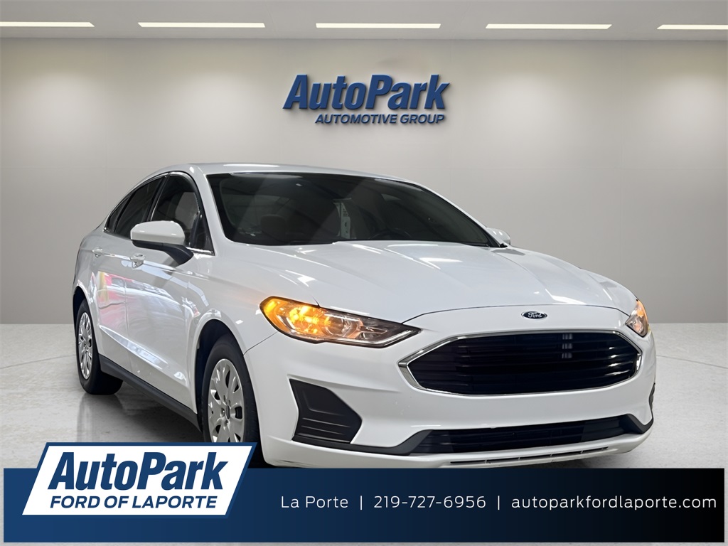 2020 Ford Fusion S's photo