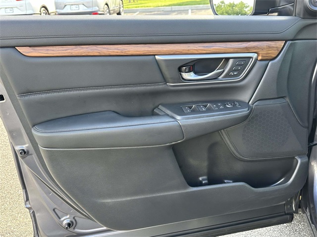 2022 Honda CR-V Hybrid Touring photo 13