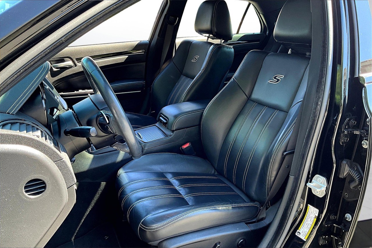2019 Chrysler 300 S photo 20