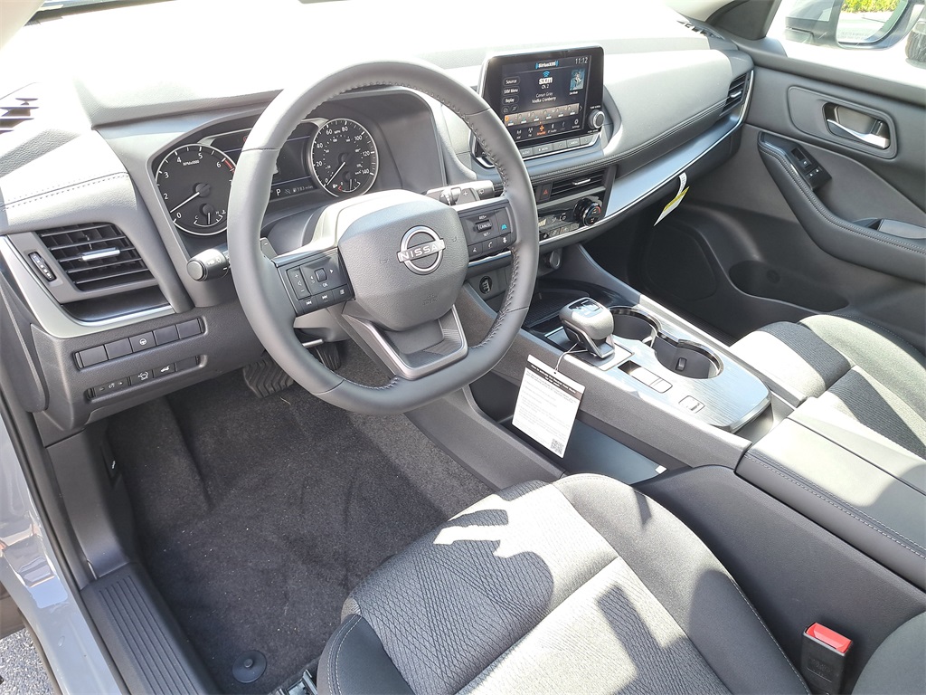2026 Nissan Rogue SV photo 18