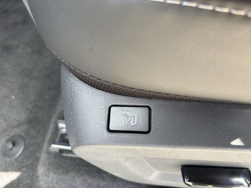 2025 Nissan Murano Platinum photo 16
