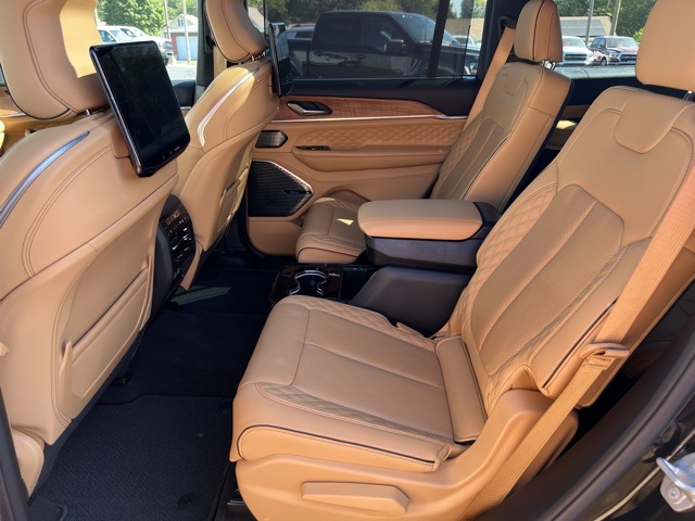 2024 Jeep Grand Cherokee L Summit photo 23
