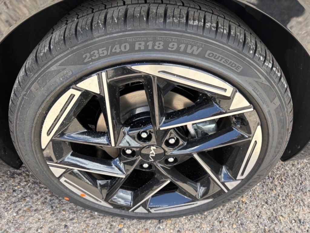 2025 Kia K4 GT-Line photo 16
