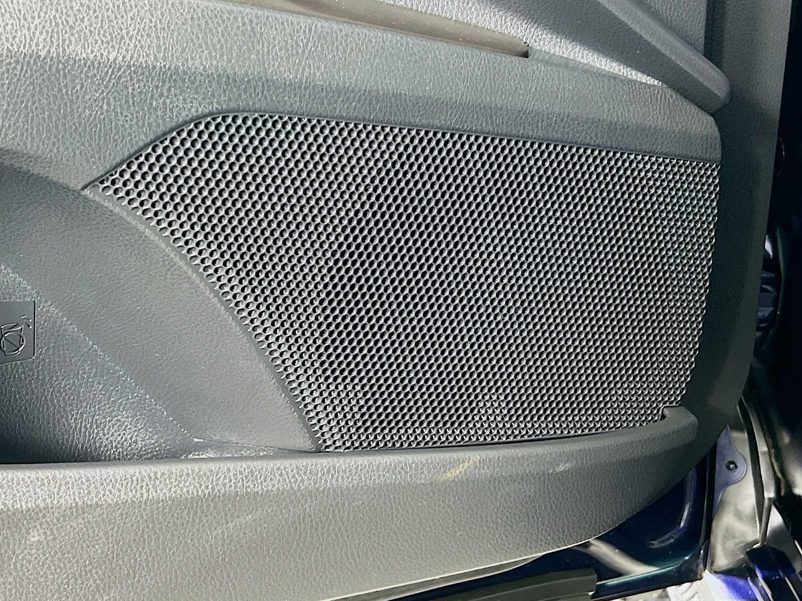 2022 Toyota Camry XLE photo 17