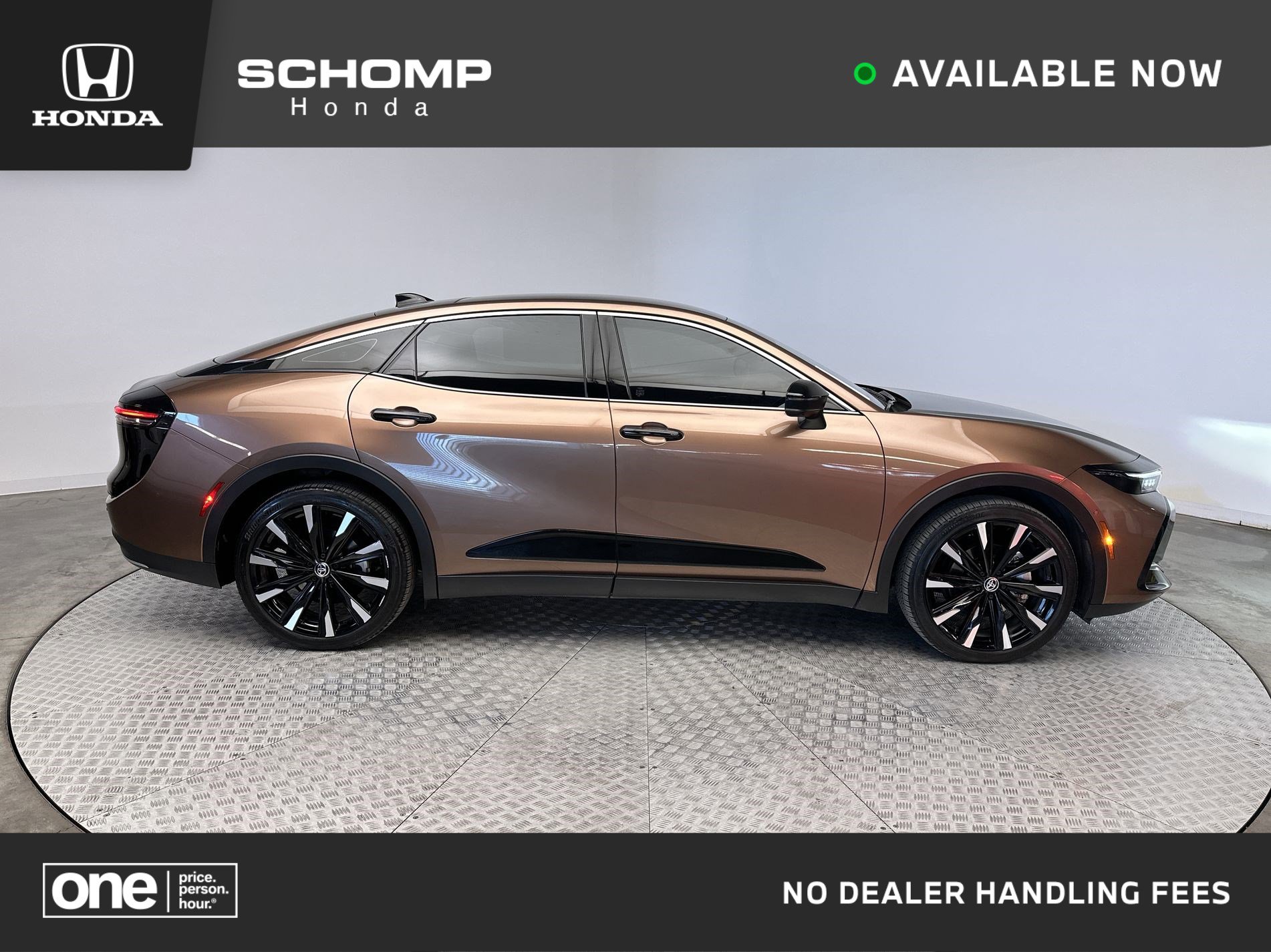 2024 Toyota Crown Platinum's photo