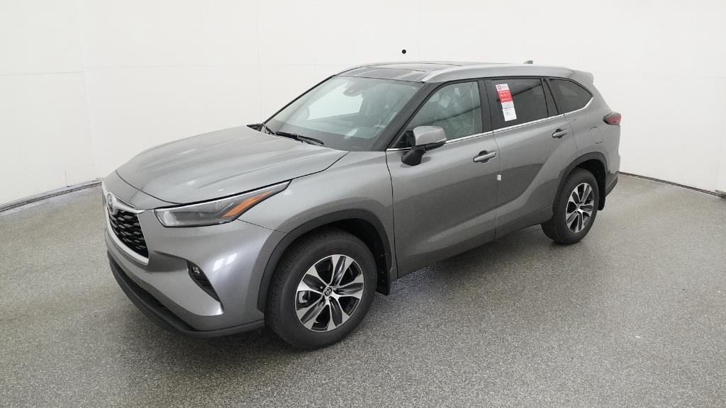 2026 Toyota Highlander XLE's photo
