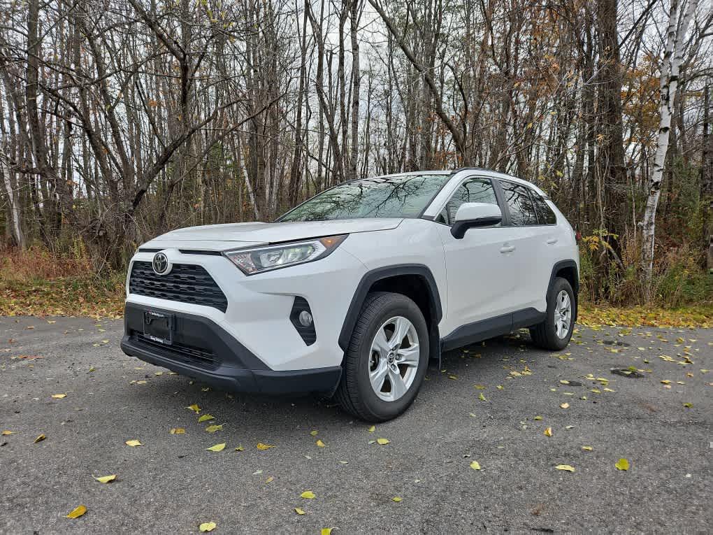 2020 Toyota RAV4 XLE's photo