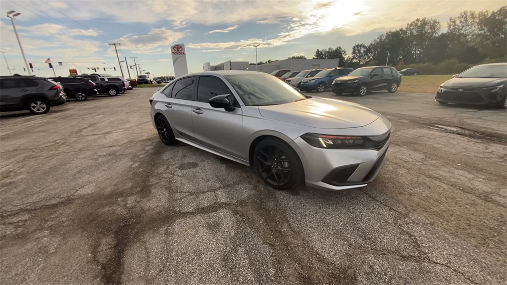 2023 Honda Civic Sport photo 2