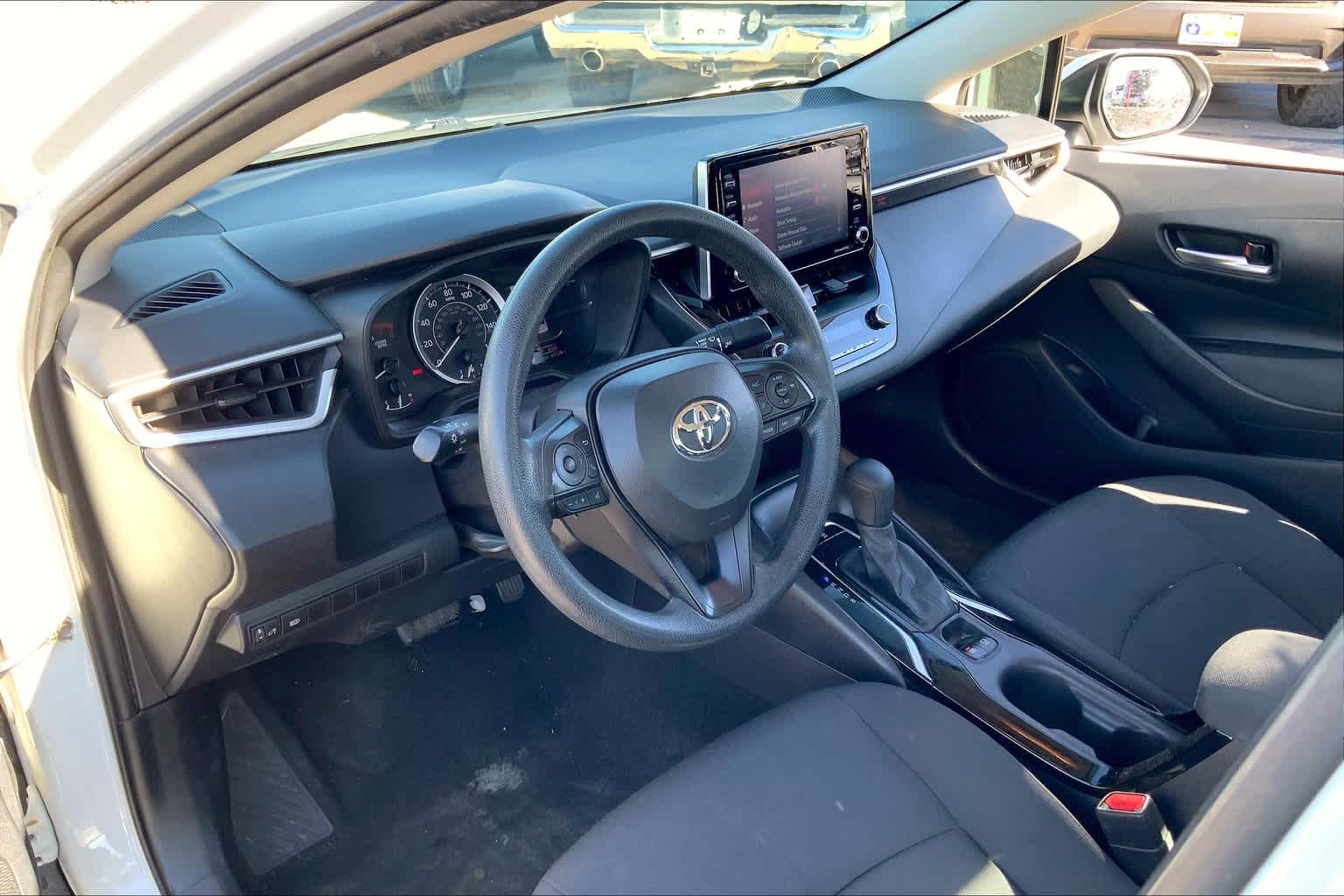 2021 Toyota Corolla LE photo 15