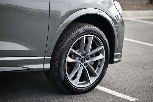 2025 Audi Q3 Premium S line photo 3