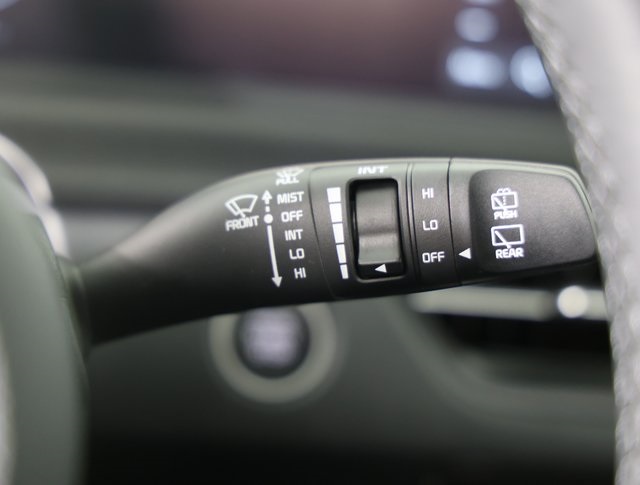 2025 Kia Seltos SX photo 20