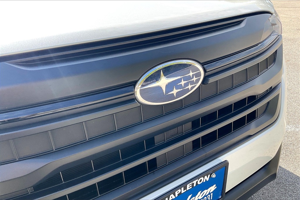 2025 Subaru Forester Base photo 28