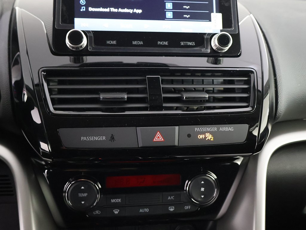 2025 Mitsubishi Eclipse Cross LE photo 7