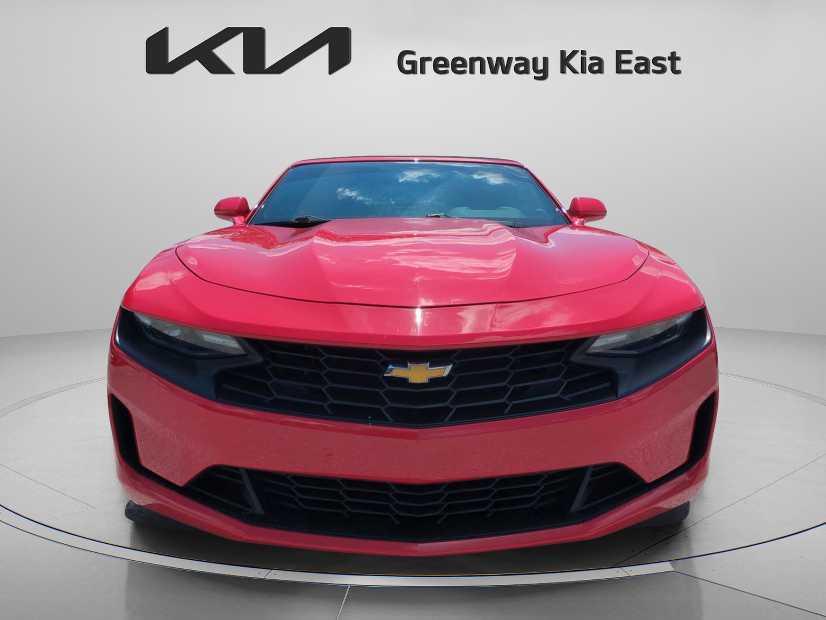 2022 Chevrolet Camaro 1LT photo 2