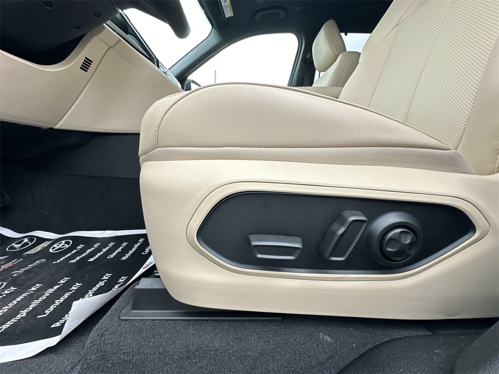 2024 Jeep Cherokee 4xe photo 4