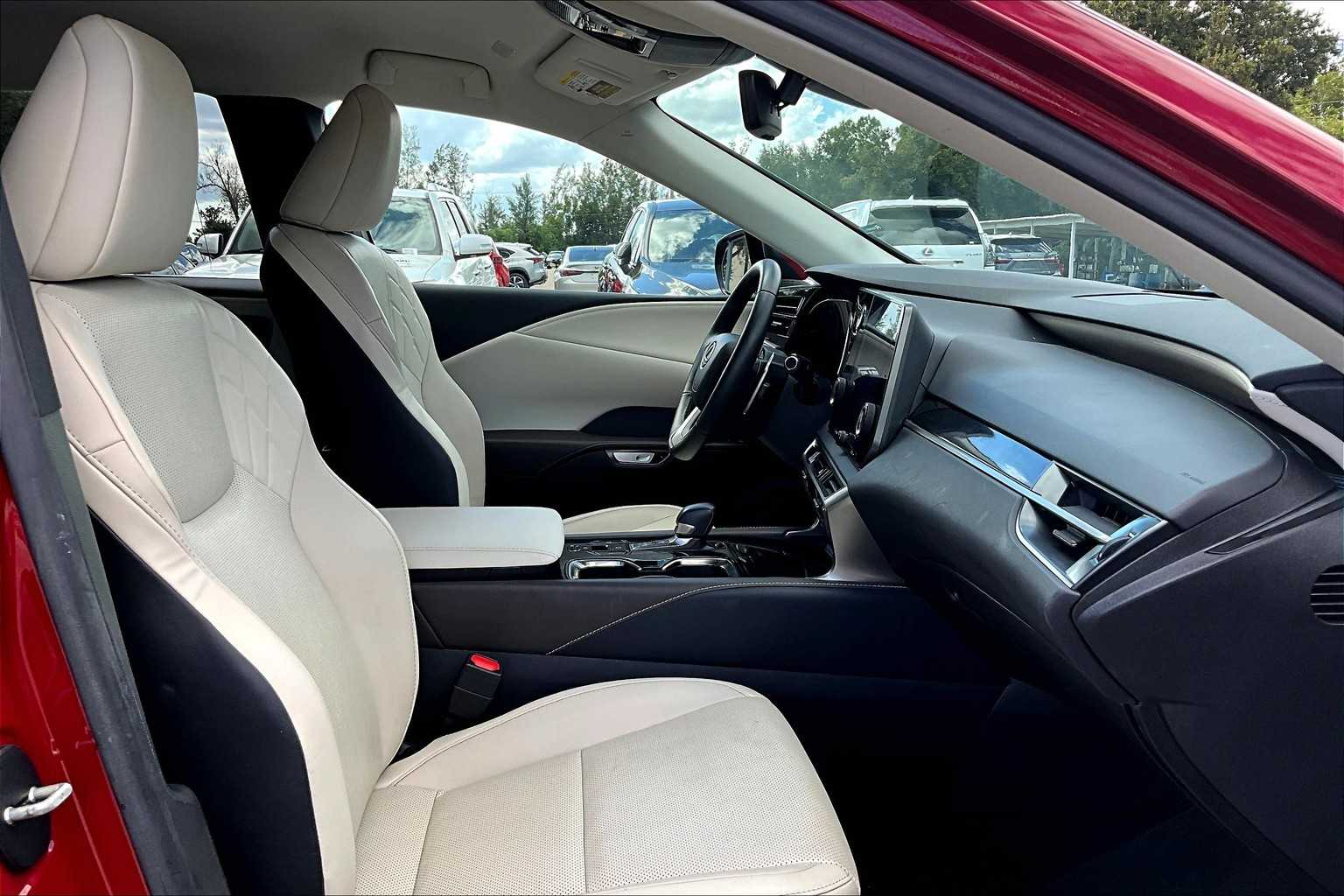 2023 Lexus RX photo 8