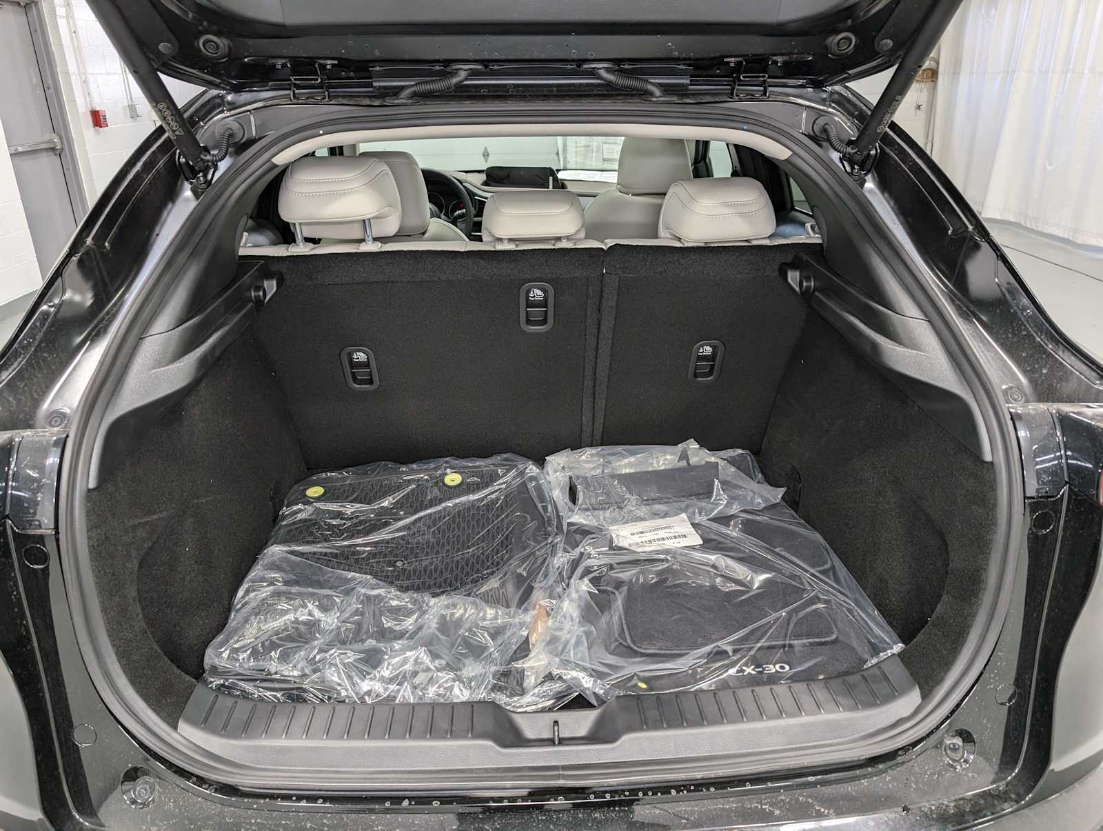 2025 Mazda CX-30 2.5 S Premium photo 9