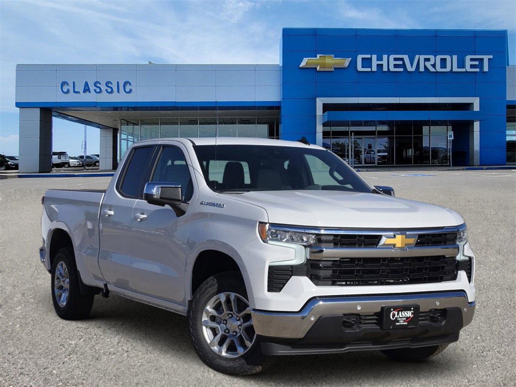 2026 Chevrolet Silverado LT's photo
