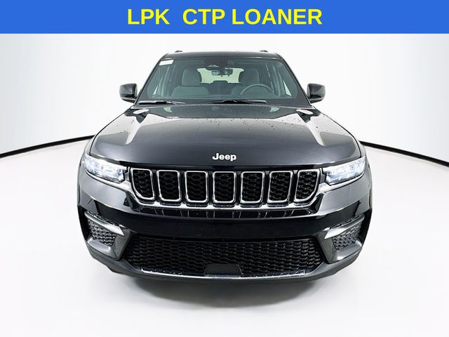 2025 Jeep Grand Cherokee Laredo X photo 2