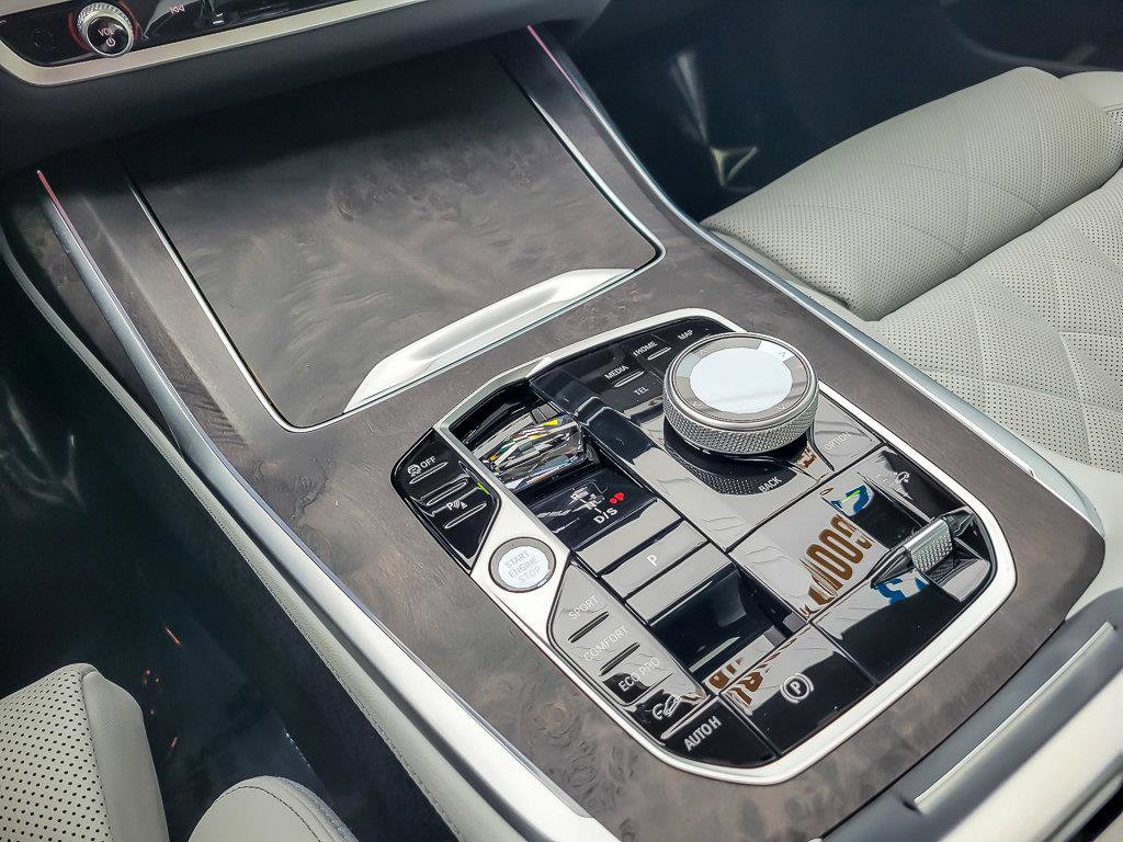 2023 BMW X7 - Image 24