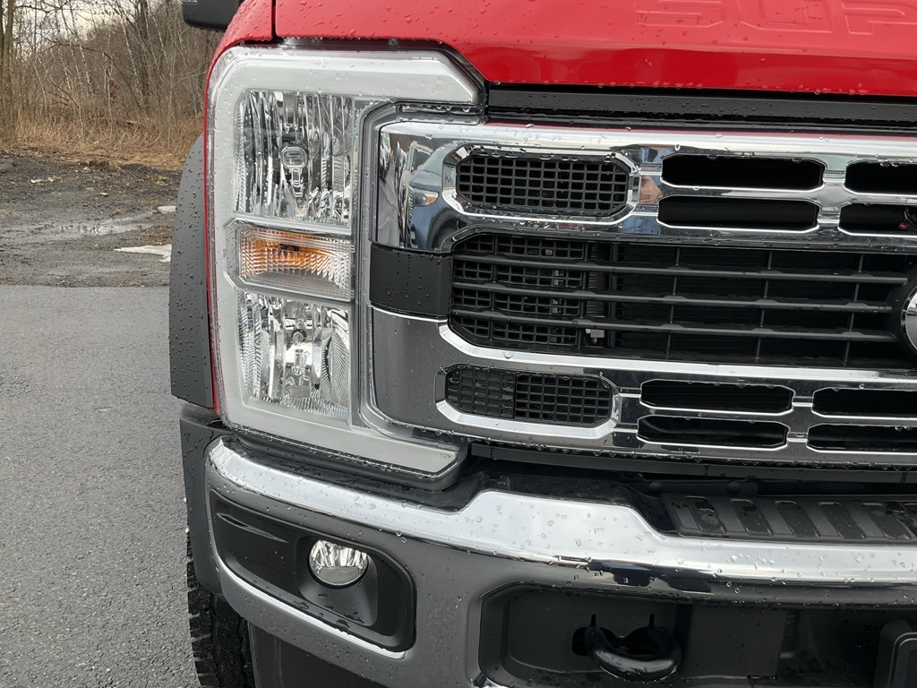 2024 Ford F-600 photo 2