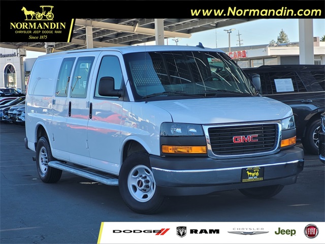 2023 GMC Savana Cargo Work Van's photo