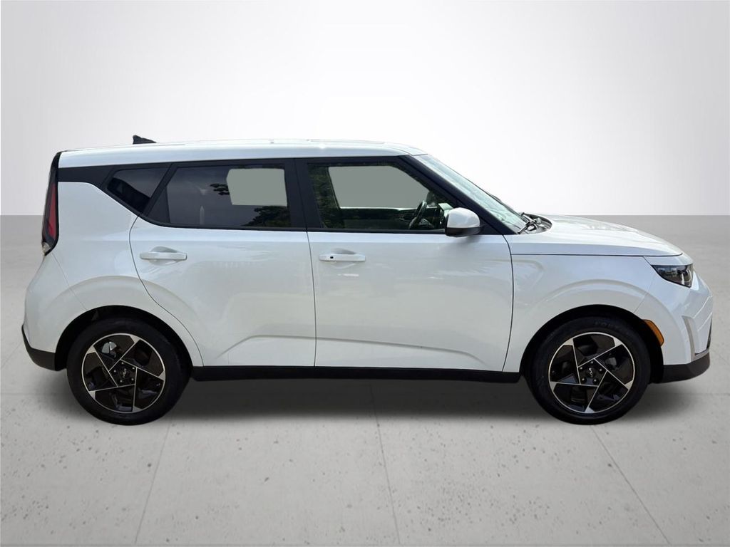2023 Kia Soul EX photo 4