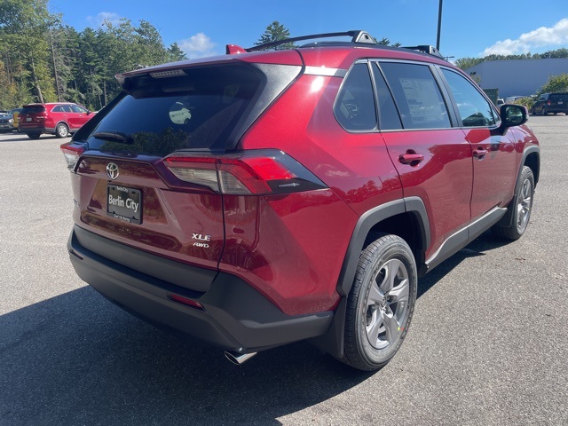 2025 Toyota RAV4 XLE photo 5