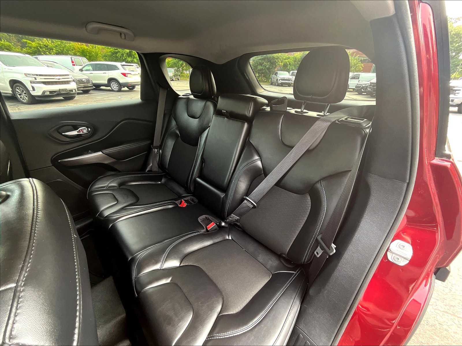 2020 Jeep Cherokee Latitude photo 14