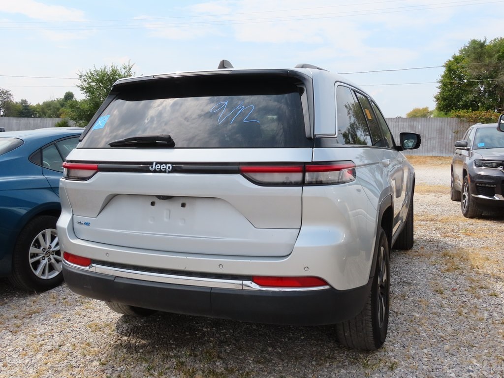 2023 Jeep Cherokee 4xe photo 5