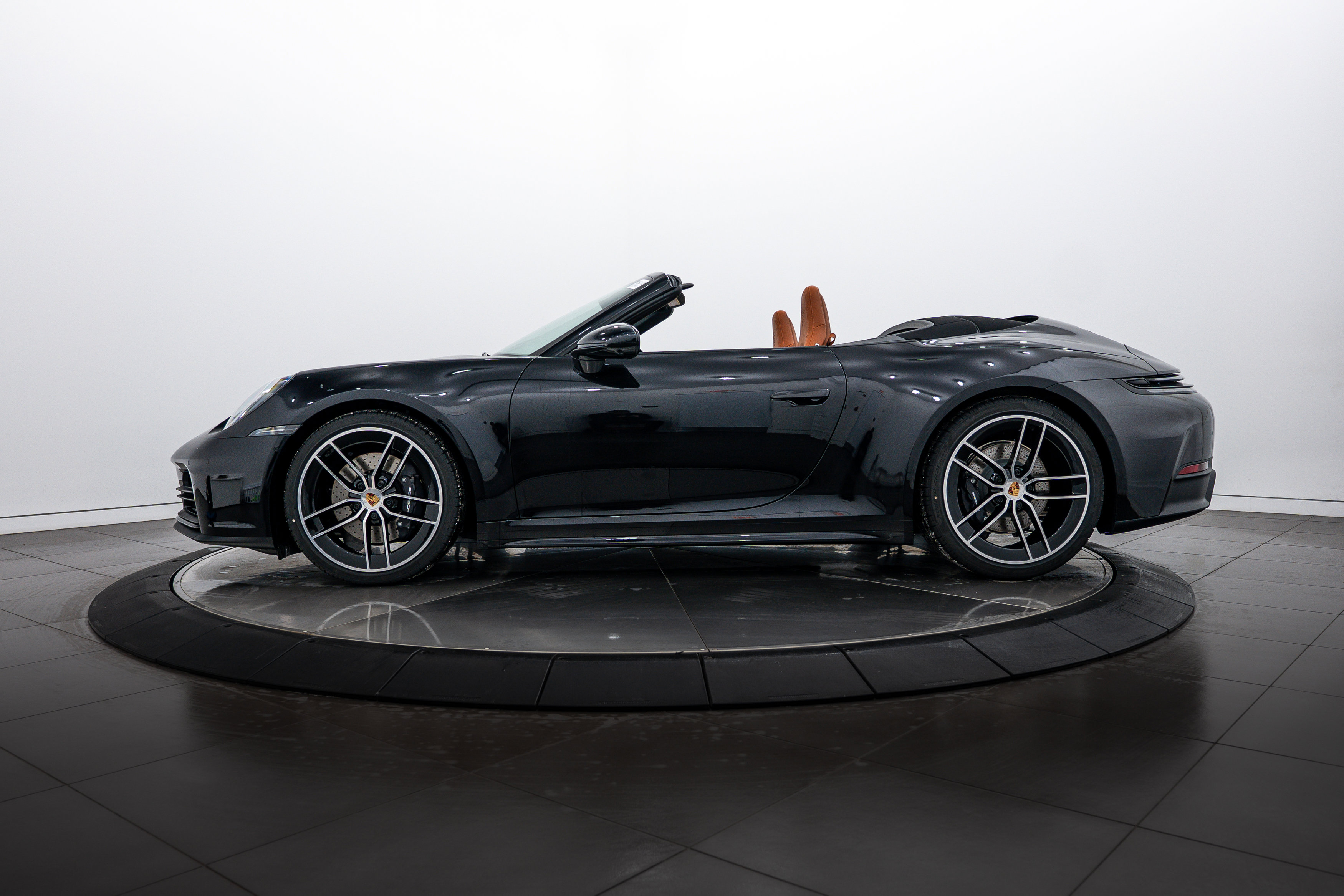 2026 Porsche 911 Cabriolet photo 2