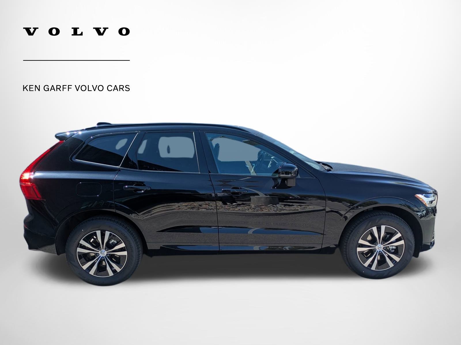 2025 Volvo XC60 Core photo 2