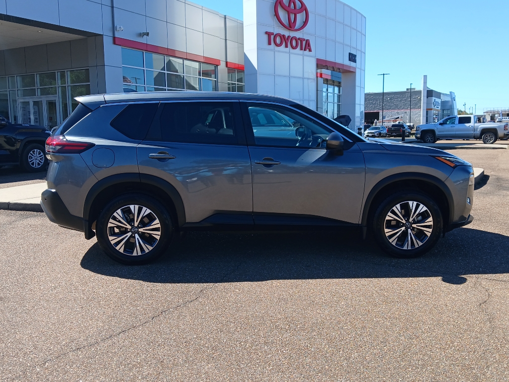 2022 Nissan Rogue SV