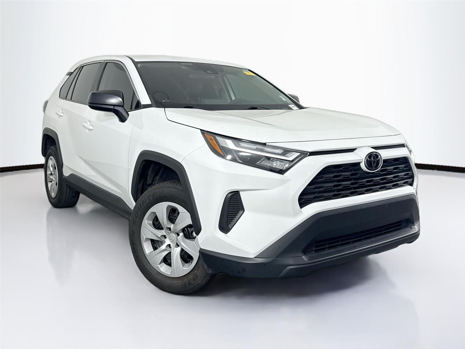 2023 Toyota RAV4 LE photo 4