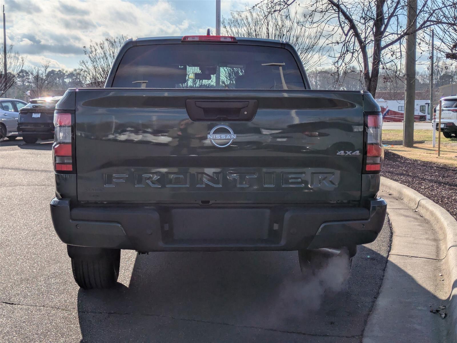 2025 Nissan Frontier SV photo 6