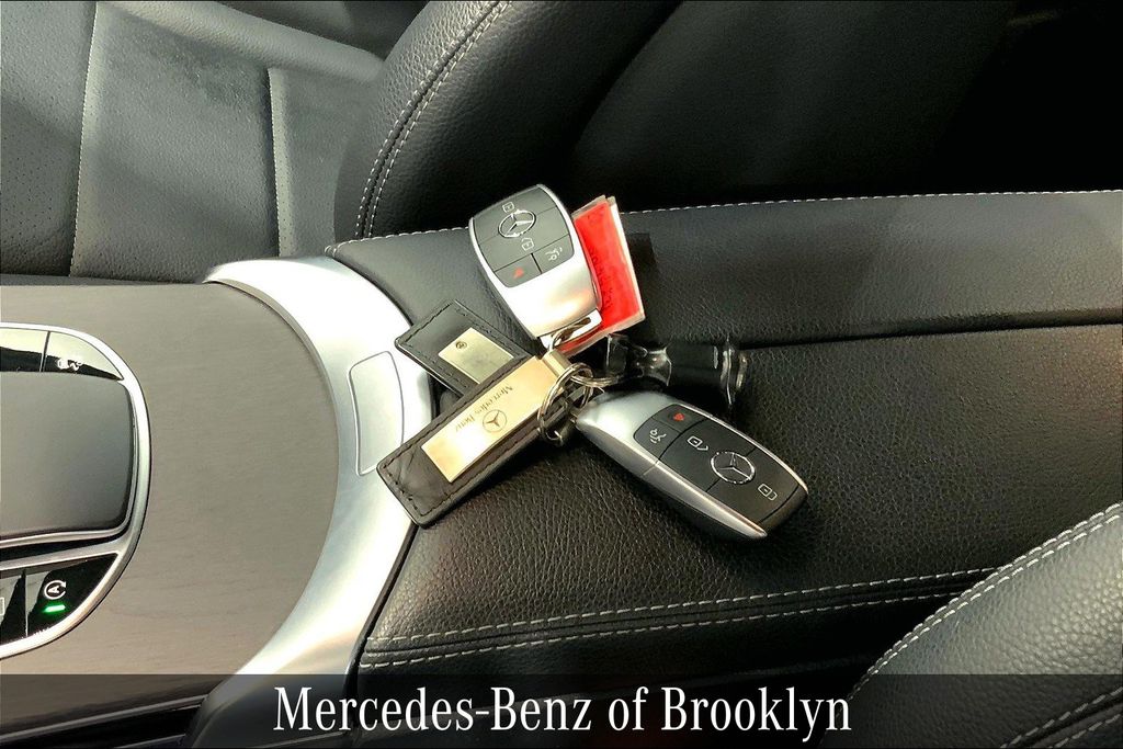 2020 Mercedes Benz GLC 300 4MATIC photo 12
