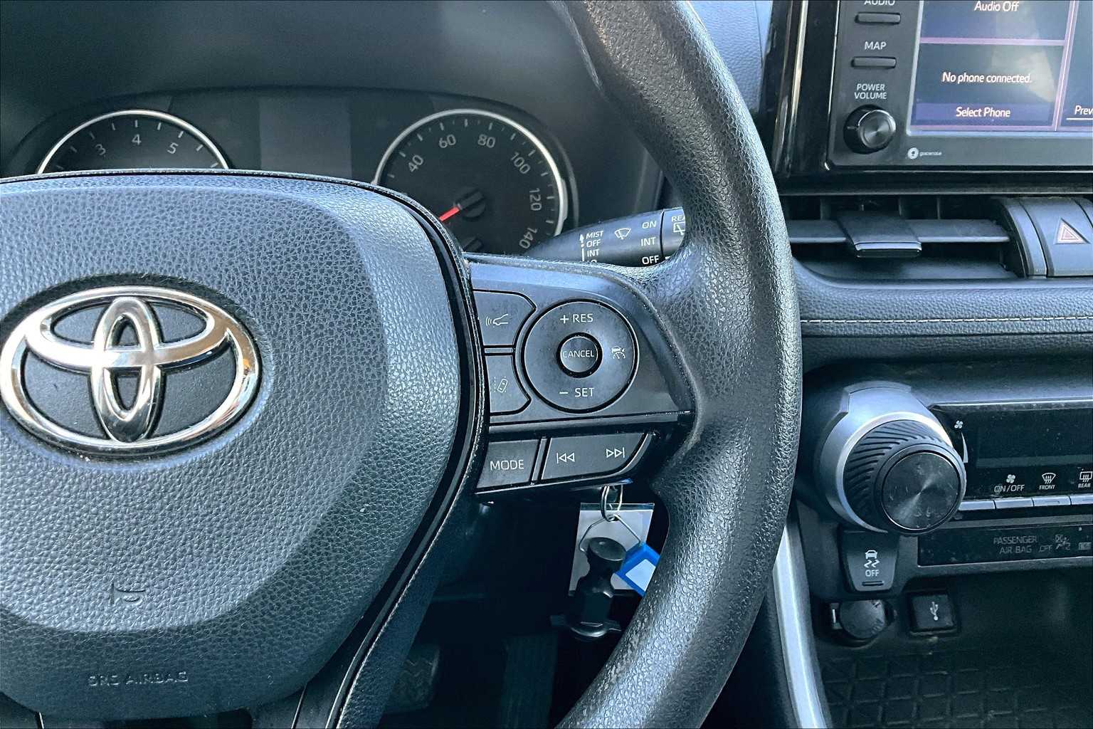 2021 Toyota RAV4 LE photo 23