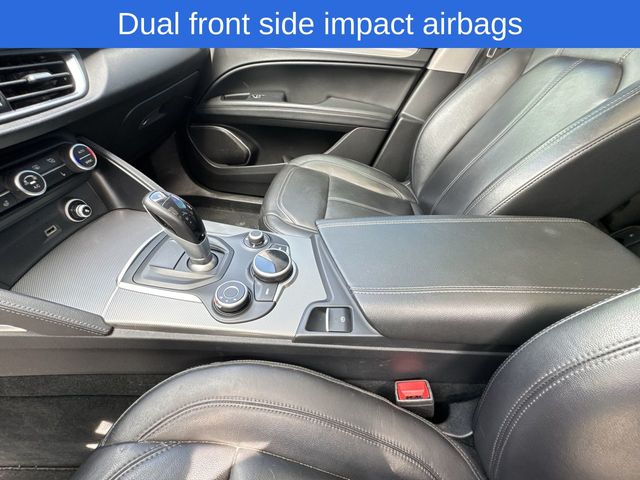 2019 Alfa Romeo Stelvio Base photo 17