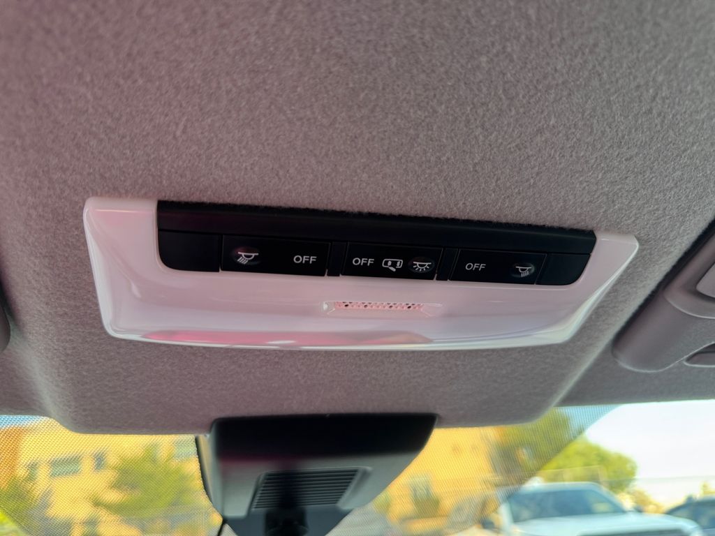 2024 Nissan Kicks S photo 23