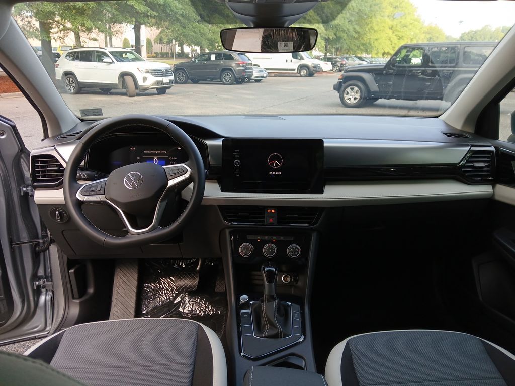 2025 Volkswagen Taos S photo 12