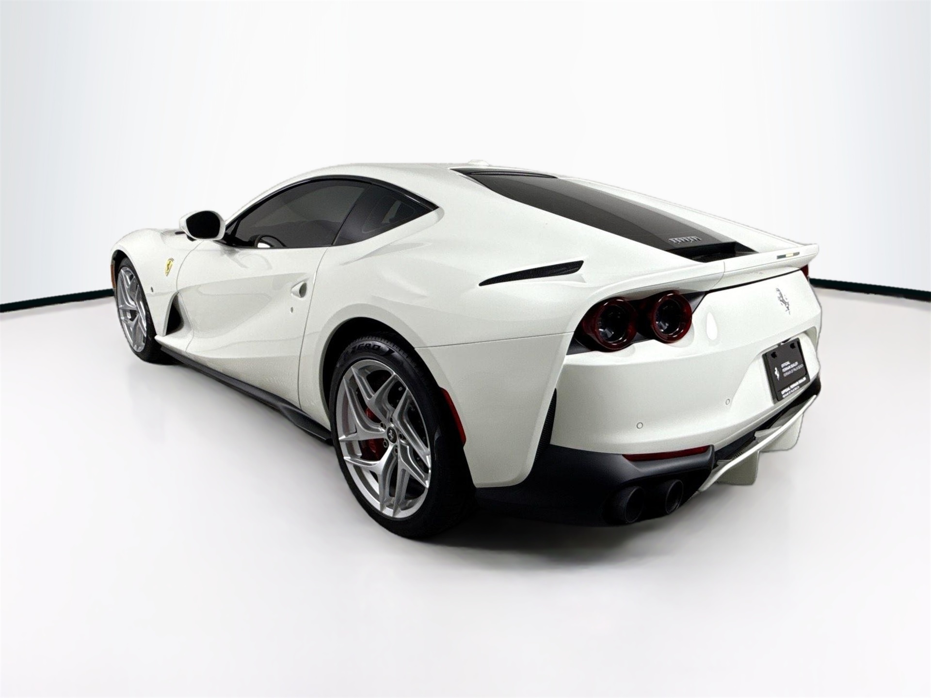2020 Ferrari 812 Superfast Base photo 5