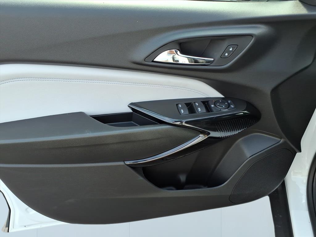2026 Chevrolet Trax LT photo 14