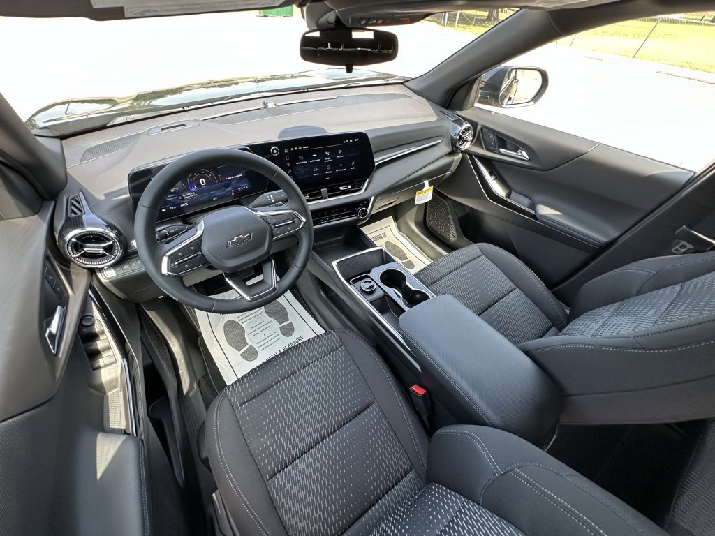 2026 Chevrolet Equinox LT photo 13