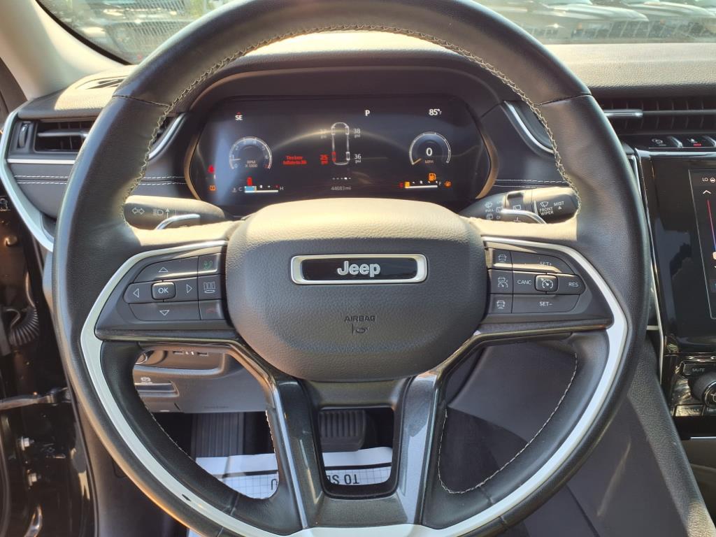 2022 Jeep Grand Cherokee Laredo photo 12
