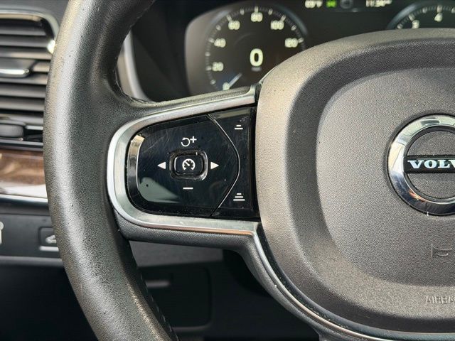 2016 Volvo XC90 T6 Momentum photo 47