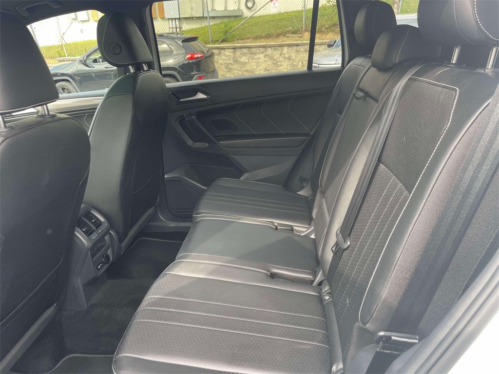 2022 Volkswagen Tiguan SE R-Line Black photo 10