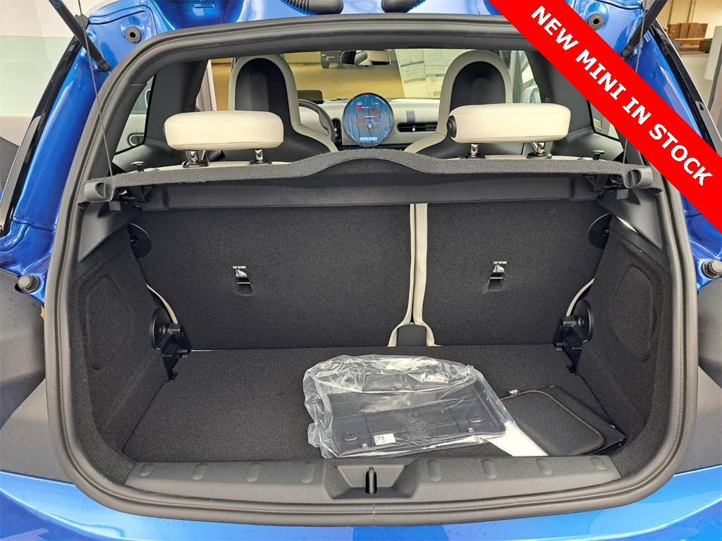 2025 Mini Cooper 2 Door Hardtop Signature photo 11