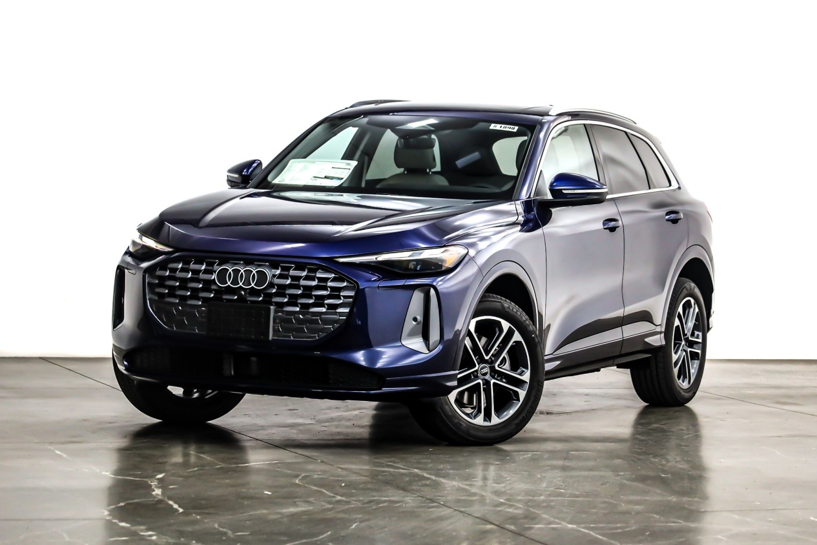 2025 Audi New Q5 Premium's photo