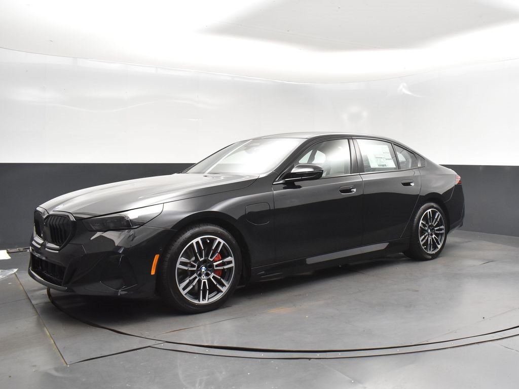 2026 Bmw 550e xDrive photo 3