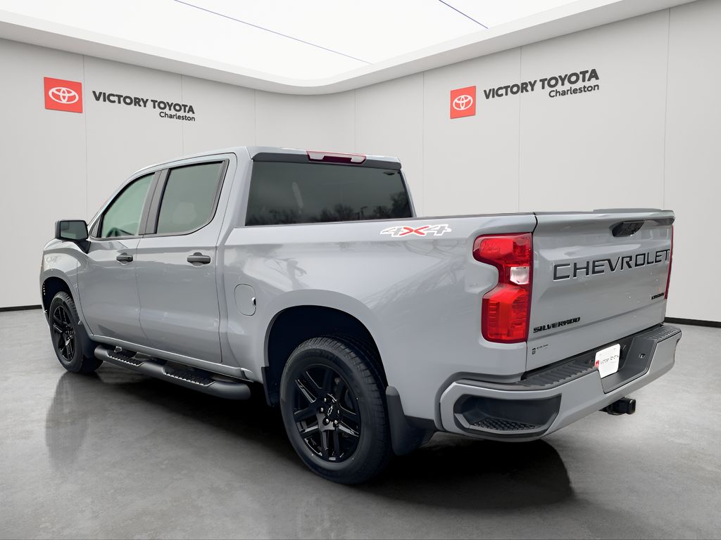 2024 Chevrolet Silverado 1500 Custom photo 2